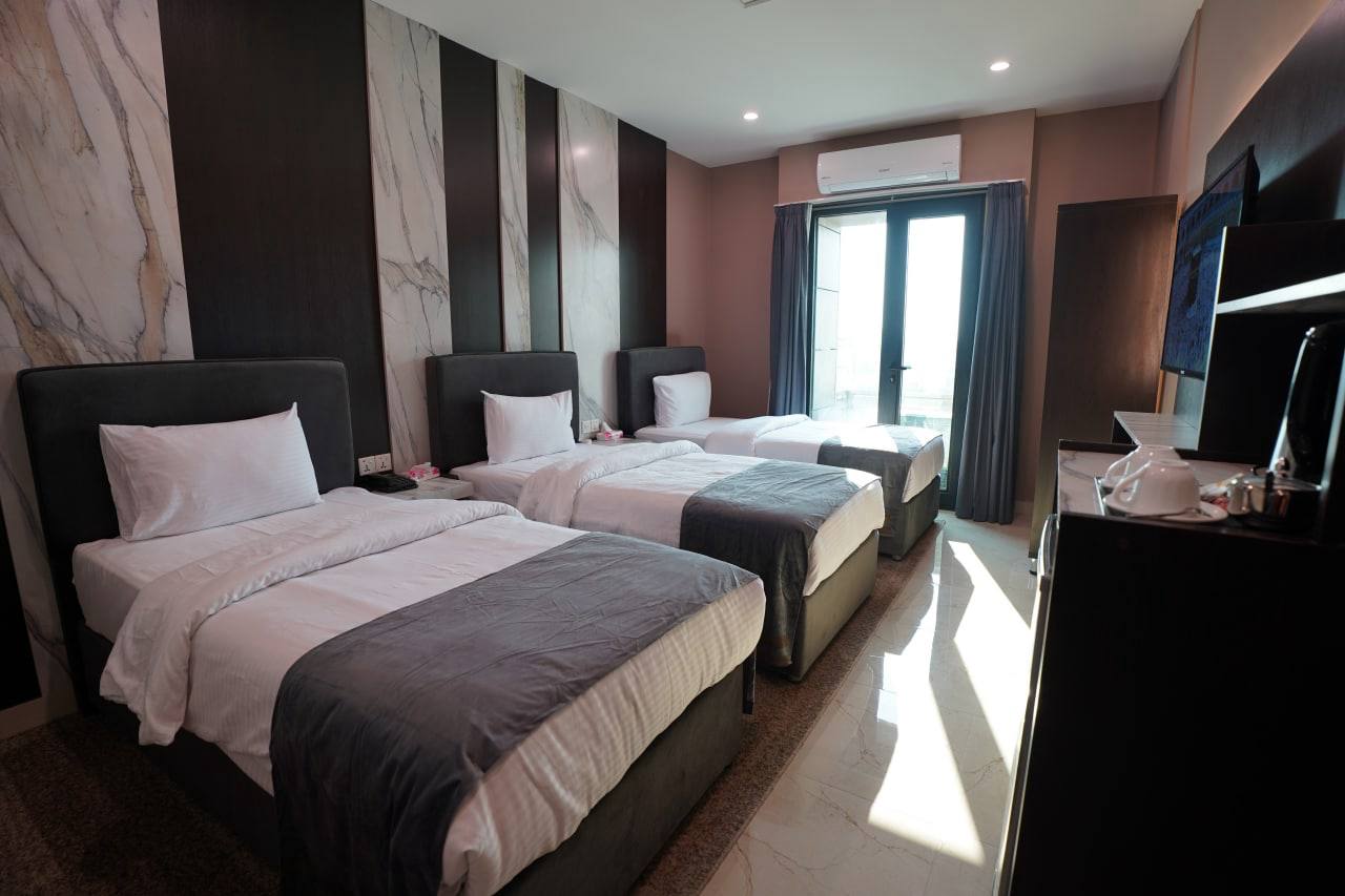 Tripie Room